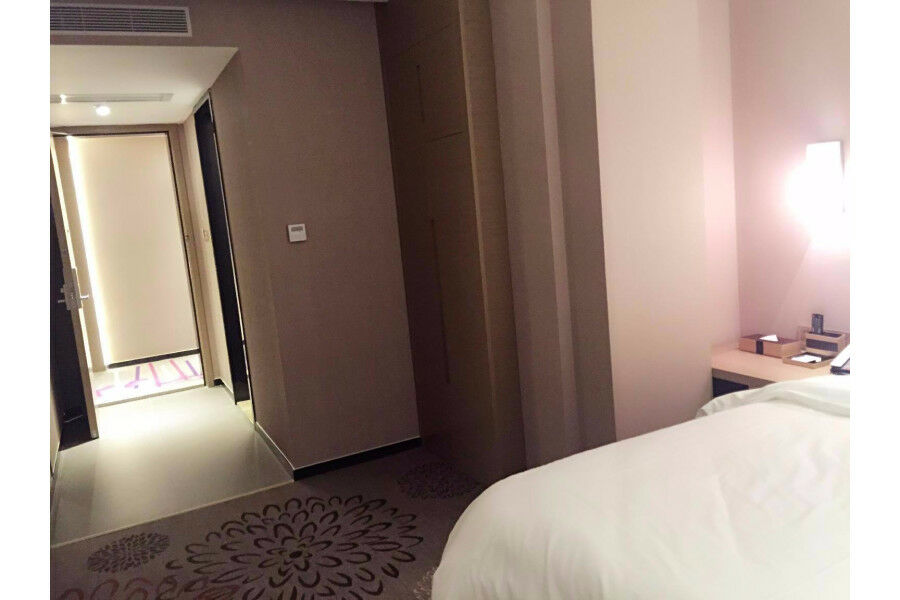 Lavande Hotel Guangzhou Ximenkou Metro Exteriör bild